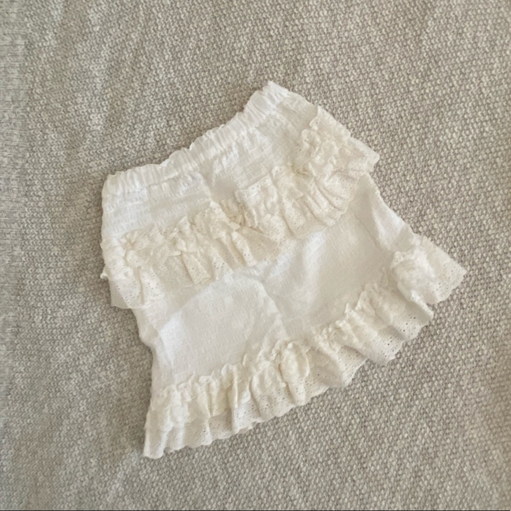 WHITE RUFFLED MINI SKIRT URBAN OUTFITTERS
